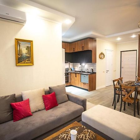 Ramada Skytower Apartment Batumi Exterior foto