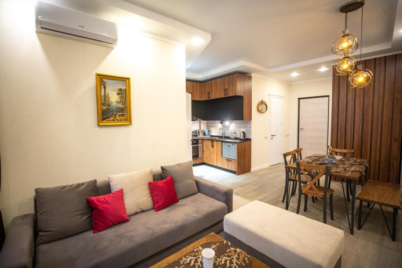Ramada Skytower Apartment Batumi Exterior foto