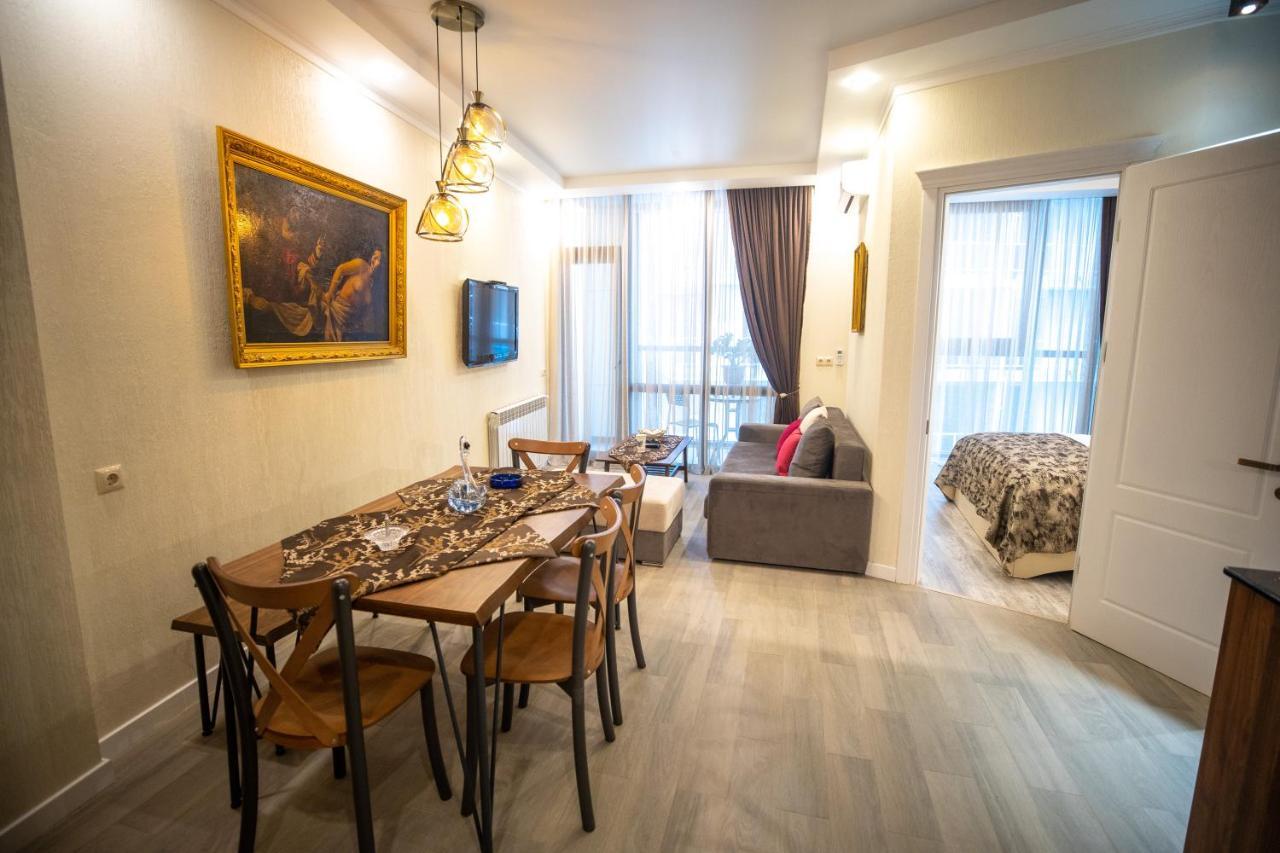 Ramada Skytower Apartment Batumi Exterior foto