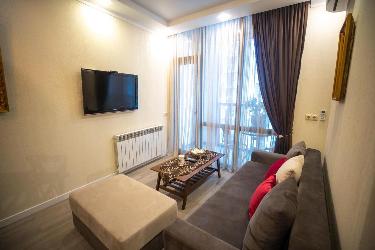 Ramada Skytower Apartment Batumi Exterior foto