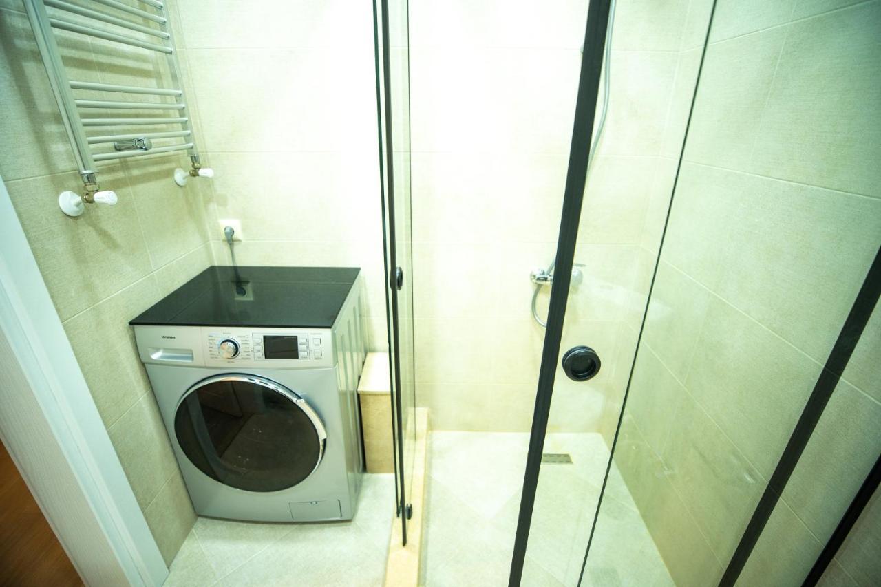 Ramada Skytower Apartment Batumi Exterior foto